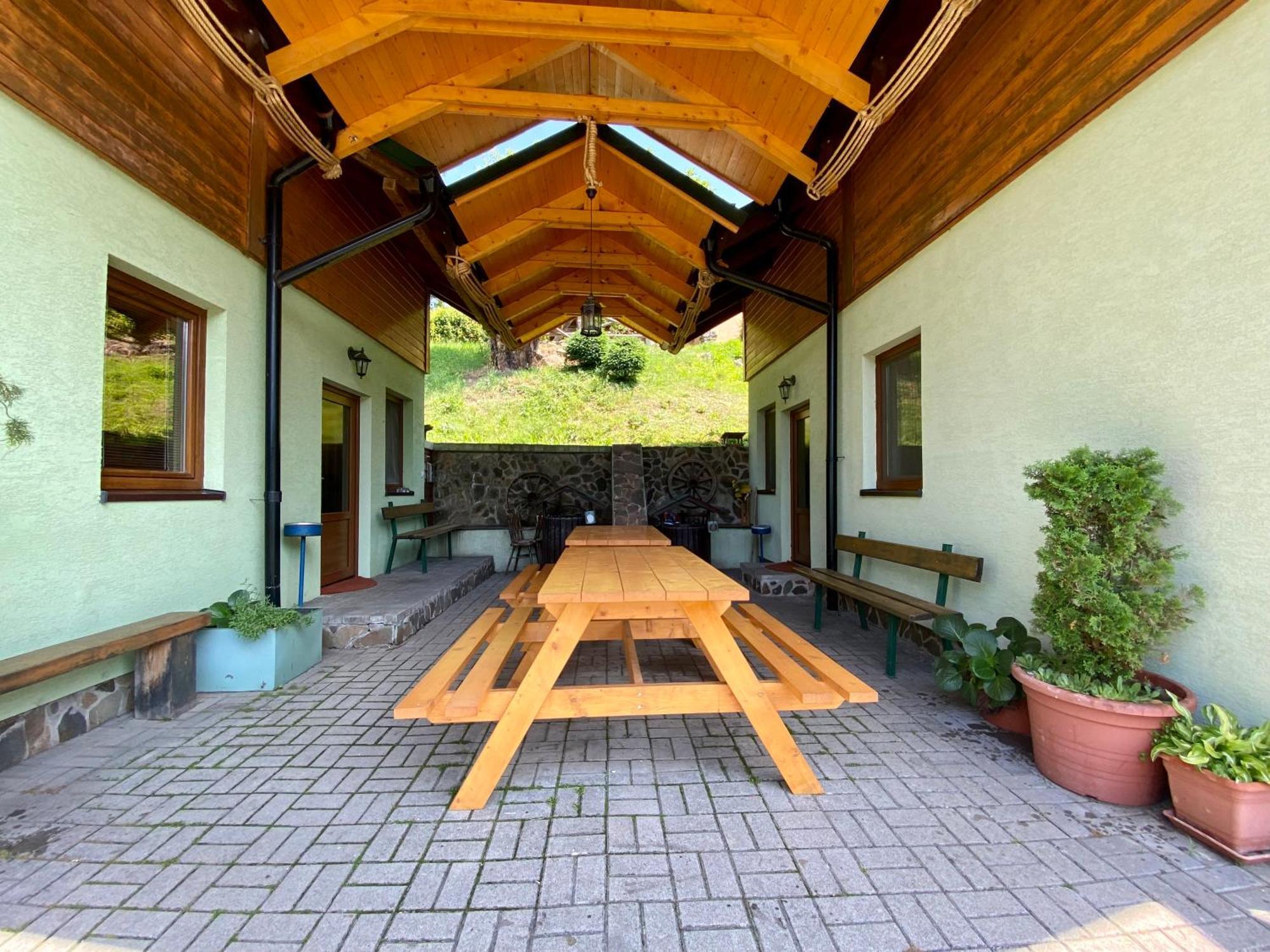 Apartmány Alma Vyhne Exterior foto